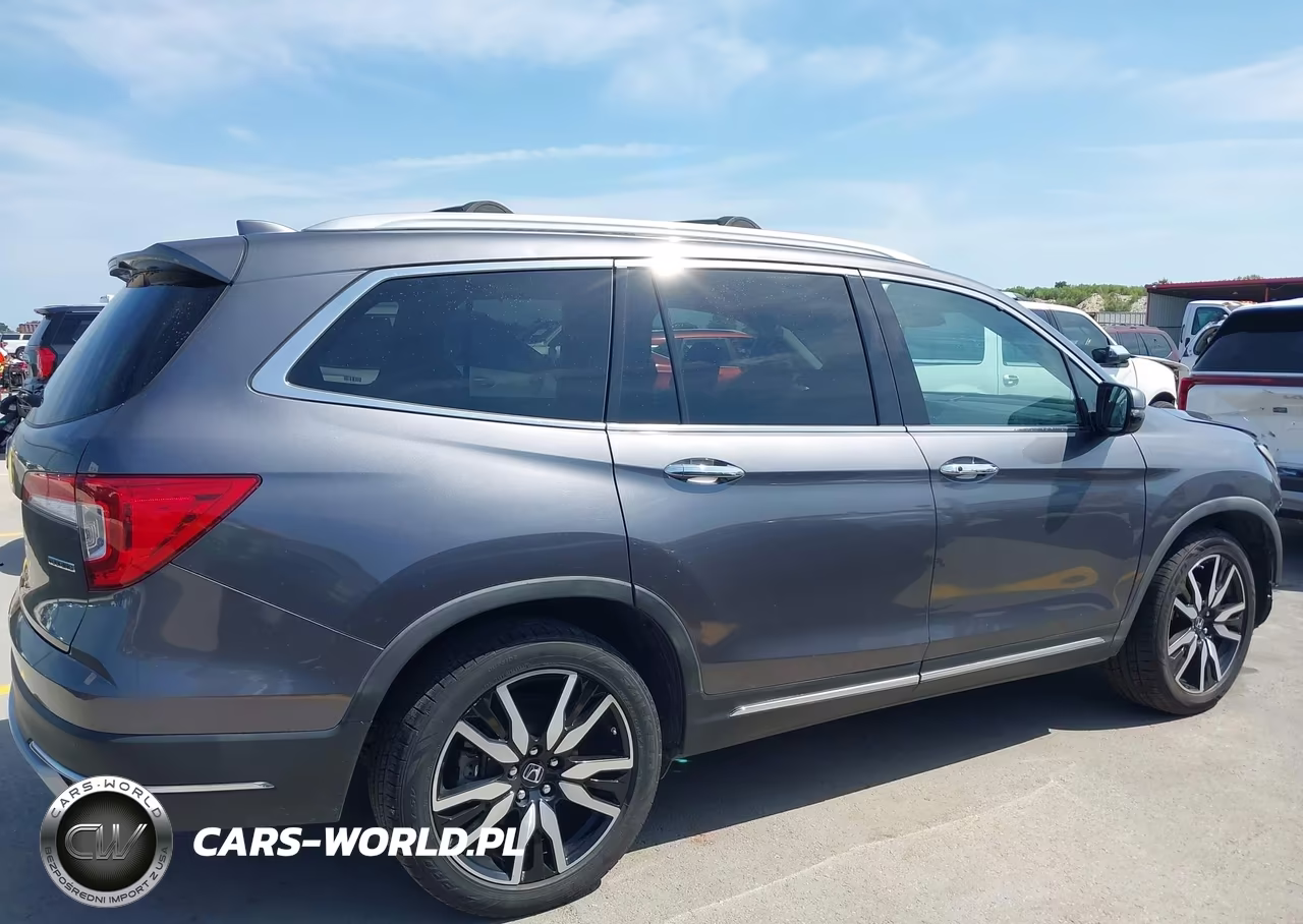 2019 Honda Pilot Touring VIN:5FNYF5H63KB011909 - 13