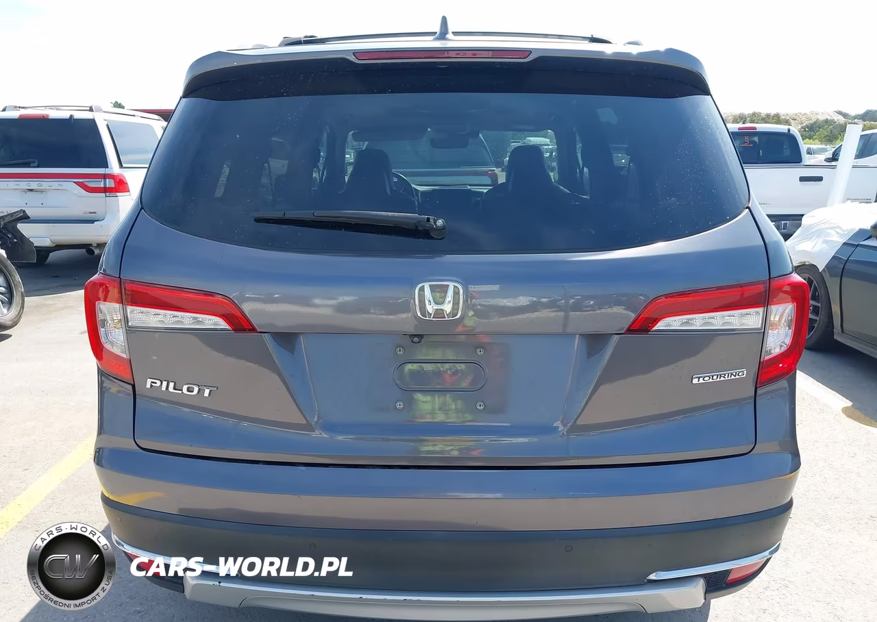 2019 Honda Pilot Touring VIN:5FNYF5H63KB011909 - 16