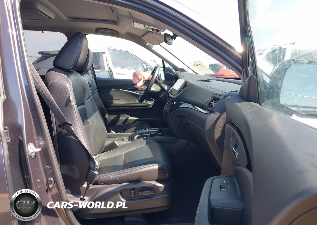 2019 Honda Pilot Touring VIN:5FNYF5H63KB011909 - 5
