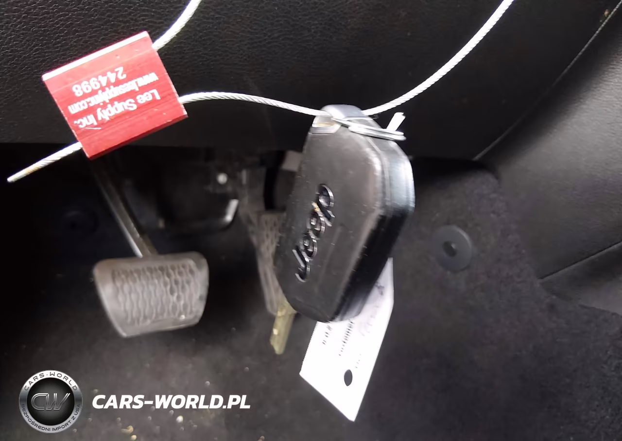 2021 Jeep Wrangler Unlimited Sahara 4X4 VIN:1C4HJXEN5MW697360 - 11