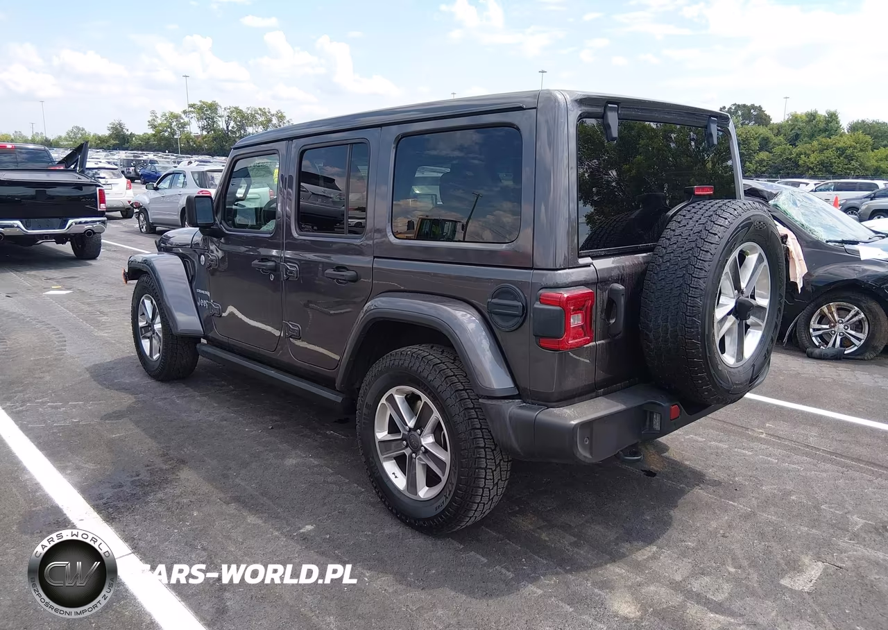 2021 Jeep Wrangler Unlimited Sahara 4X4 VIN:1C4HJXEN5MW697360 - 3