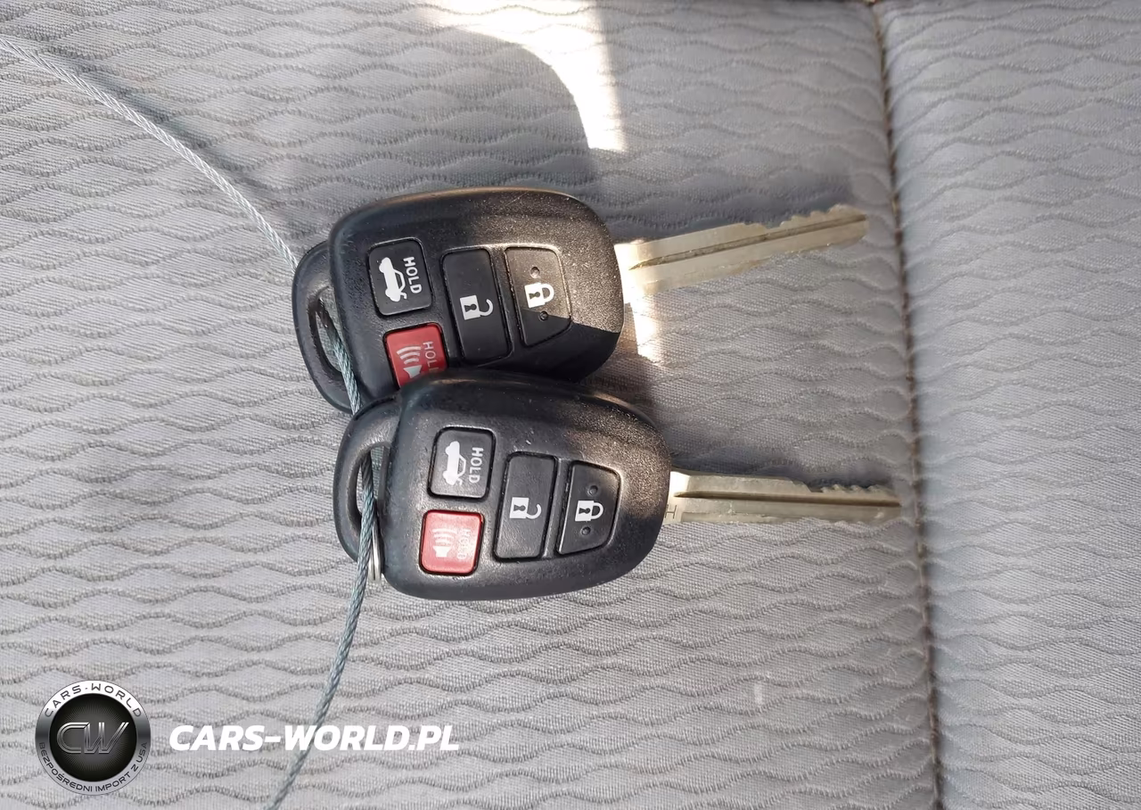 2016 Toyota Corolla Le VIN:5YFBURHE2GP470483 - 11