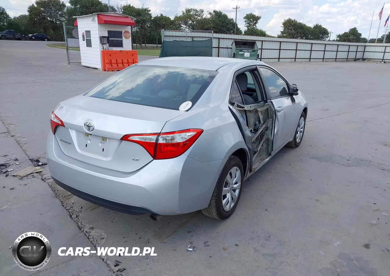 2016 Toyota Corolla Le VIN:5YFBURHE2GP470483 - 4