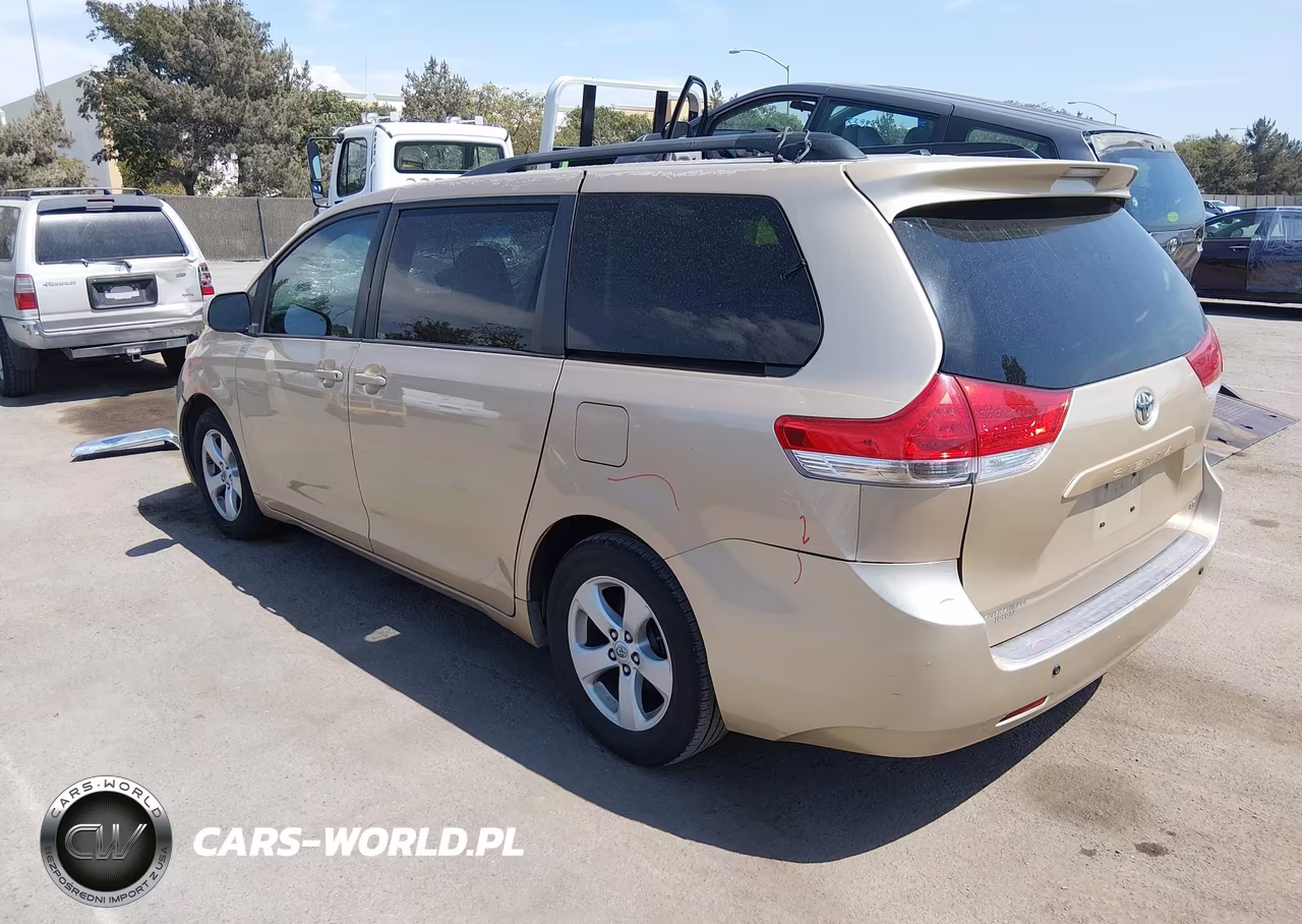 2011 Toyota Sienna Le V6 VIN:5TDKK3DC2BS124280 - 3