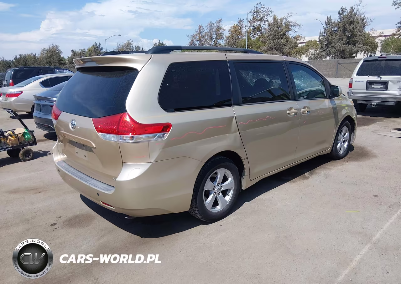 2011 Toyota Sienna Le V6 VIN:5TDKK3DC2BS124280 - 4
