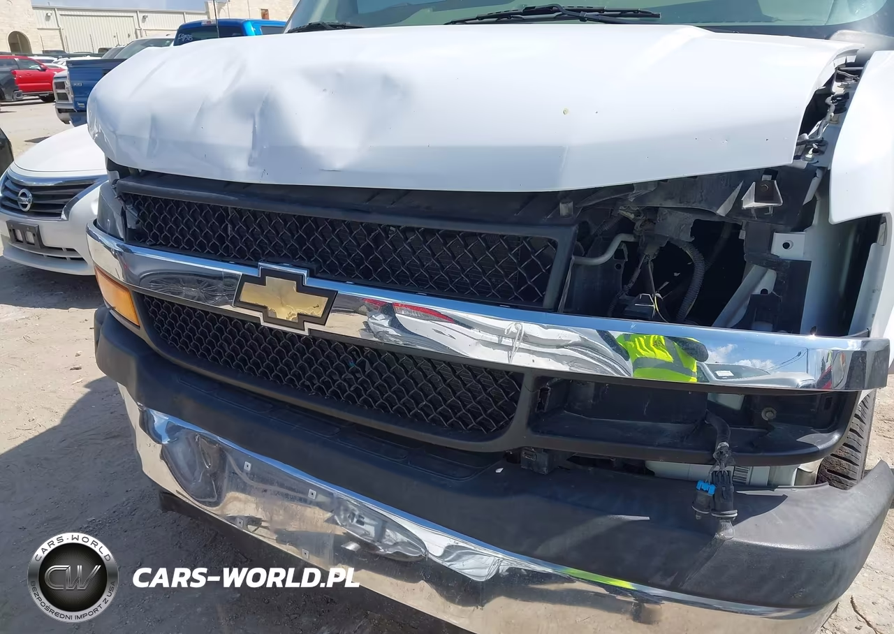 2020 Chevrolet 2500 Expre VIN:1GCWGBFG1L1206772 - 6
