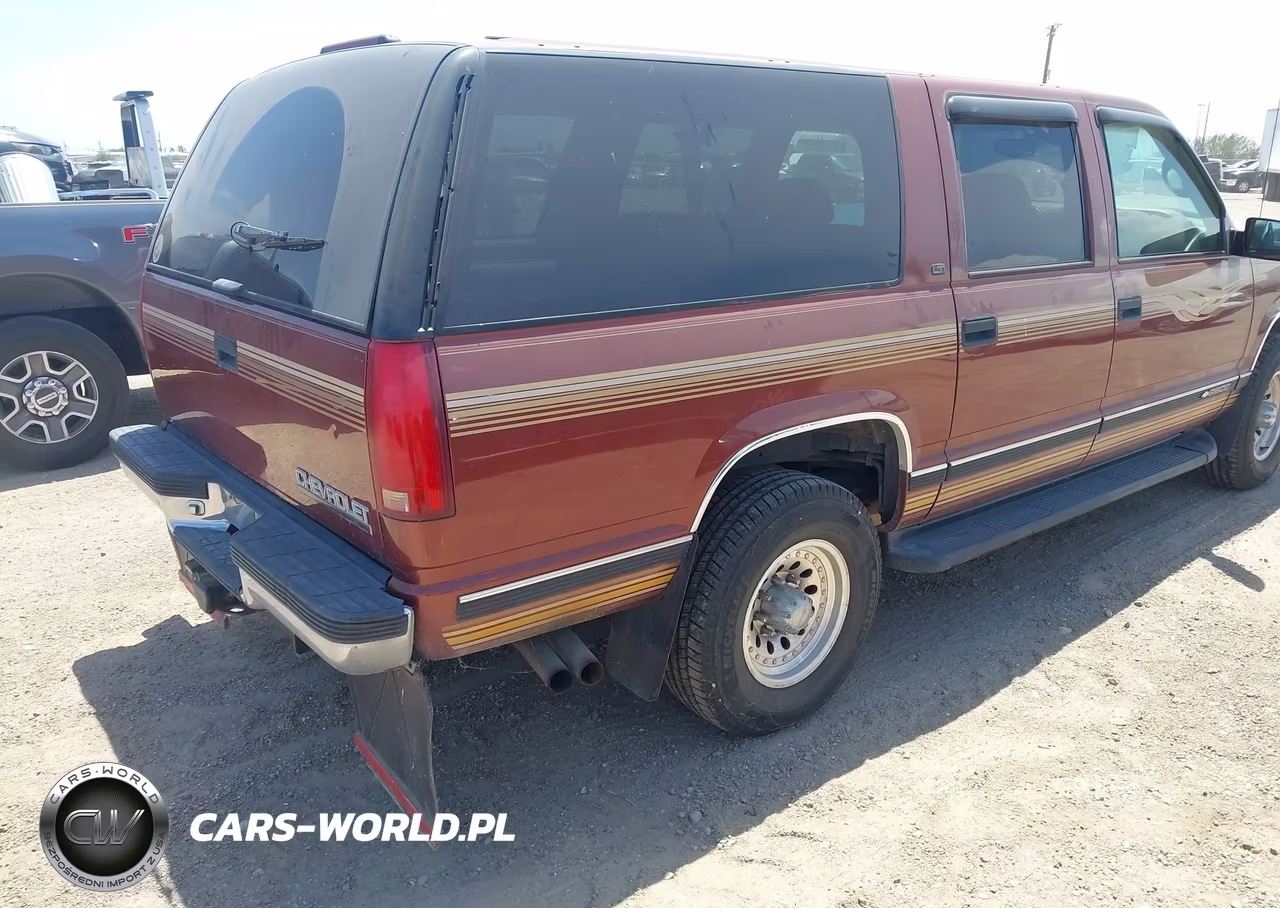 1998 Chevrolet Suburban 2500 VIN:3GNGC26J2WG136255 - 4
