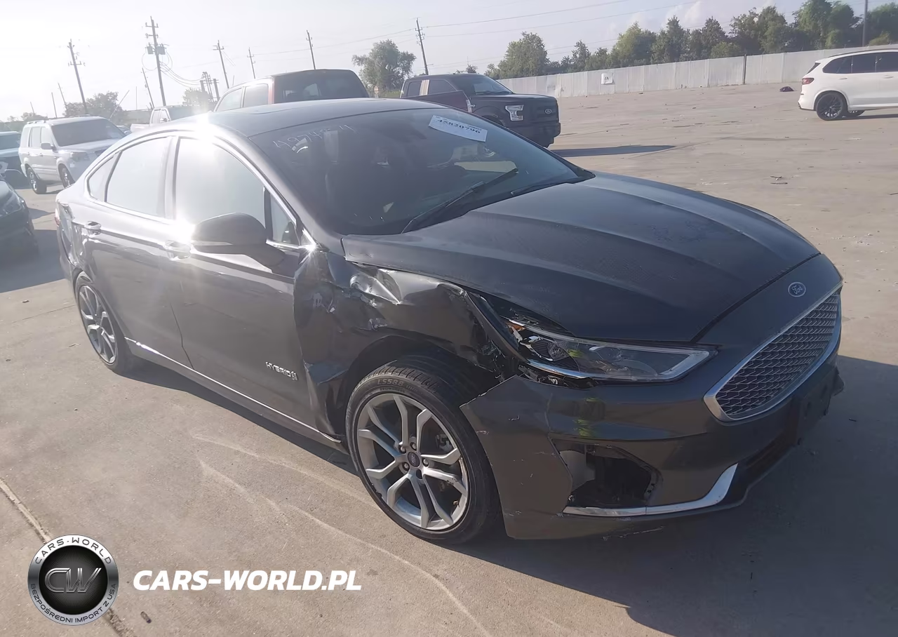 2019 Ford Fusion Hybrid Titanium – zdjęcie 1 z 16