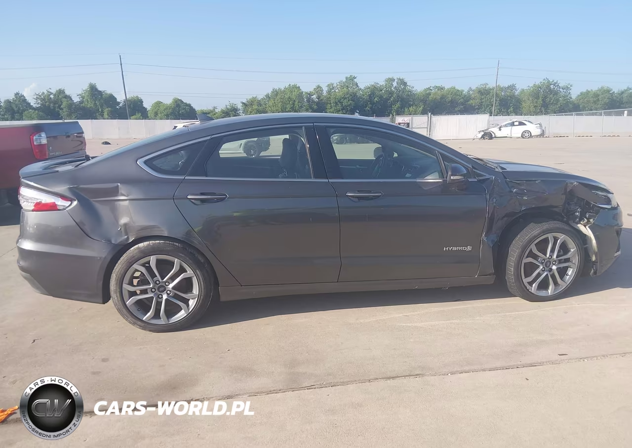2019 Ford Fusion Hybrid Titanium VIN:3FA6P0RU2KR273199 - 13