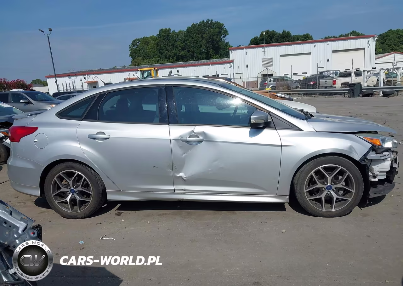 2016 Ford Focus Se VIN:1FADP3F20GL356633 - 13
