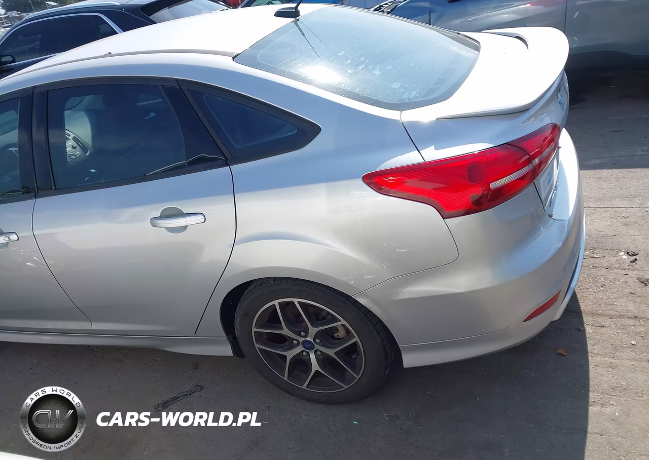 2016 Ford Focus Se VIN:1FADP3F20GL356633 - 14