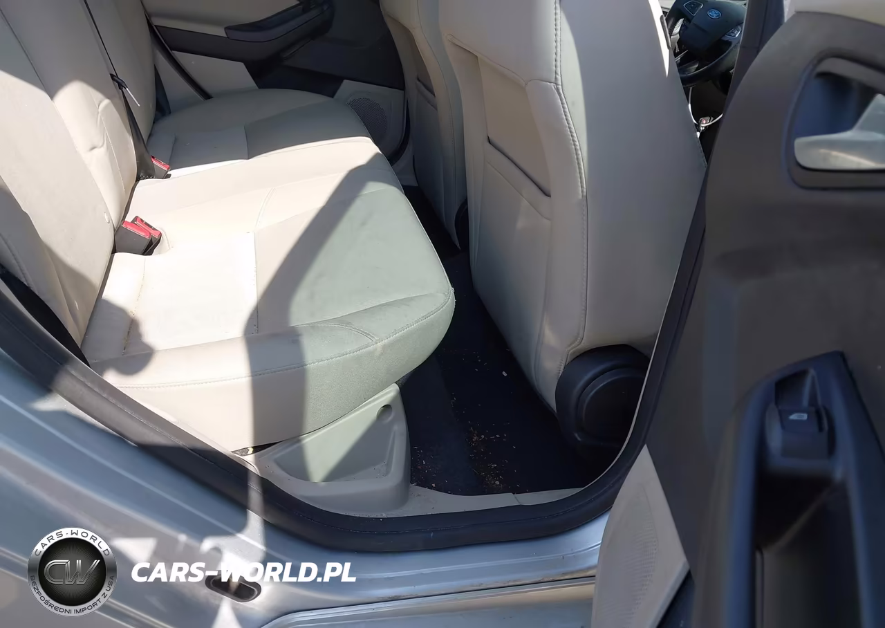 2016 Ford Focus Se VIN:1FADP3F20GL356633 - 8