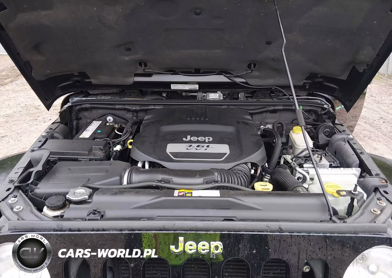 2013 Jeep Wrangler Unlimited Sahara VIN:1C4BJWEG5DL703791 - 10