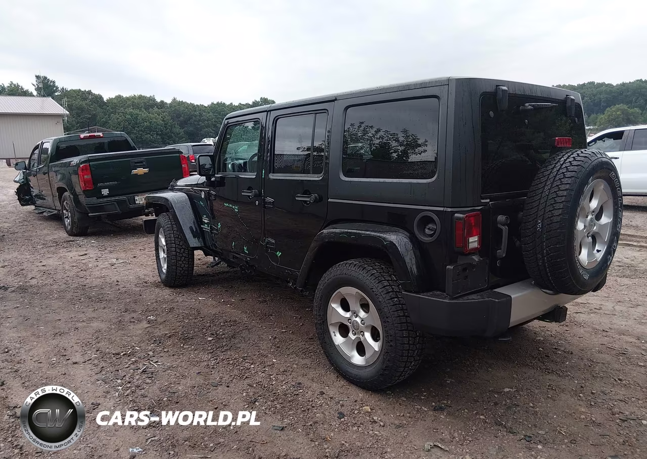 2013 Jeep Wrangler Unlimited Sahara VIN:1C4BJWEG5DL703791 - 3
