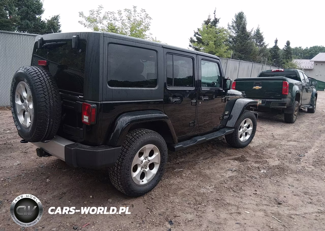 2013 Jeep Wrangler Unlimited Sahara VIN:1C4BJWEG5DL703791 - 4