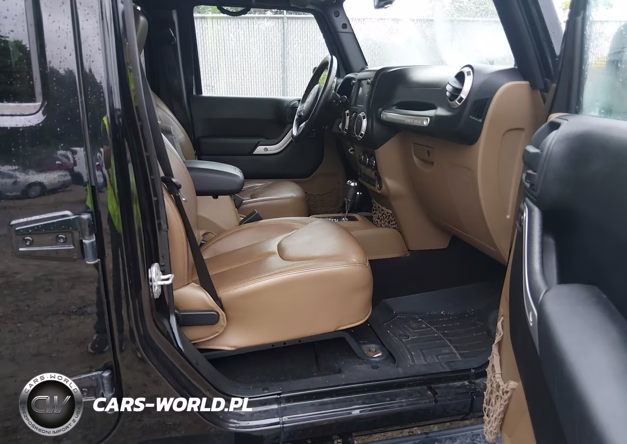 2013 Jeep Wrangler Unlimited Sahara VIN:1C4BJWEG5DL703791 - 5