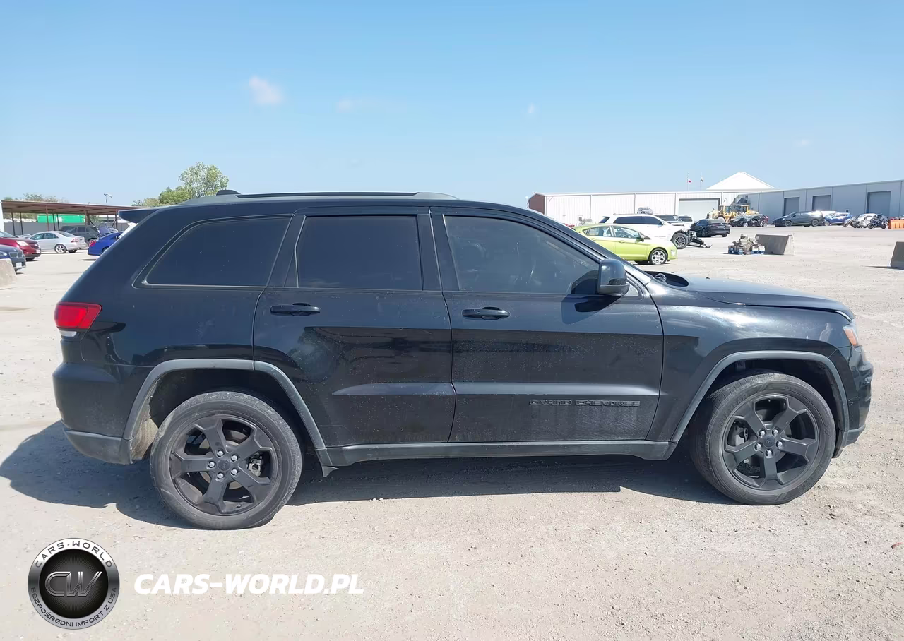 2018 Jeep Grand Cherokee Upland 4X4 VIN:1C4RJFAG8JC394043 - 13