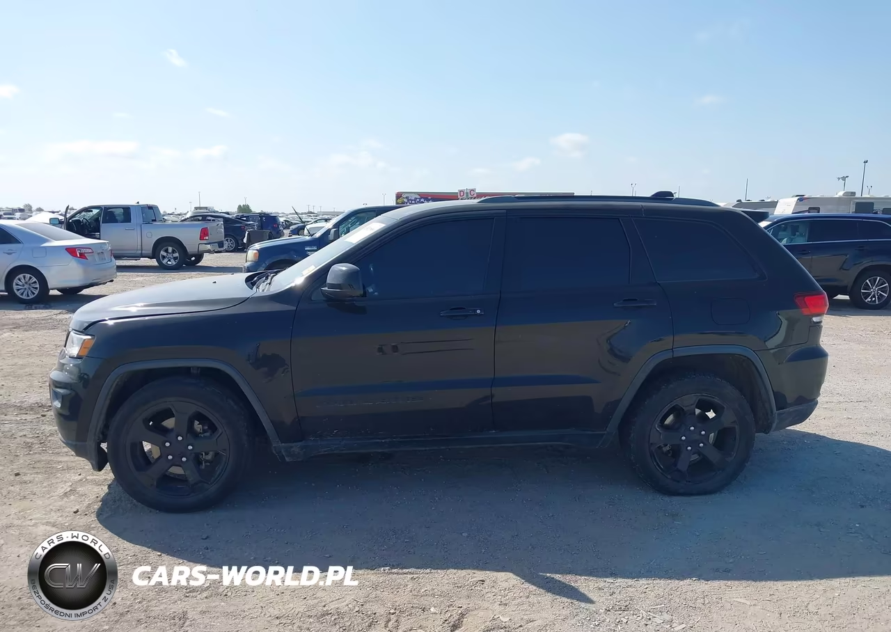2018 Jeep Grand Cherokee Upland 4X4 VIN:1C4RJFAG8JC394043 - 14