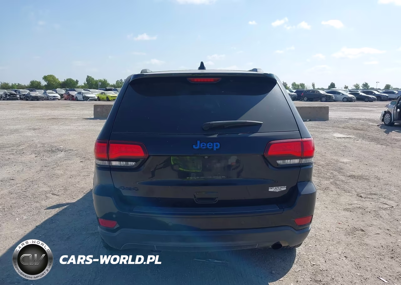 2018 Jeep Grand Cherokee Upland 4X4 VIN:1C4RJFAG8JC394043 - 16