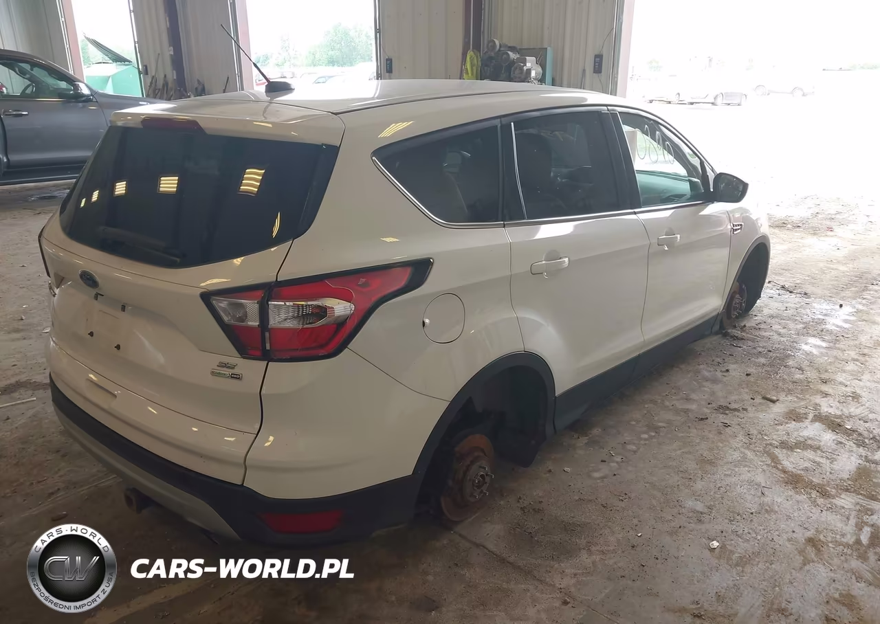 2017 Ford Escape Se VIN:1FMCU9GD8HUE34570 - 4