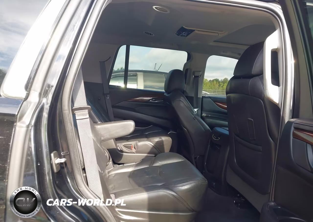 2018 Cadillac Escalade Luxury VIN:1GYS4BKJ1JR337878 - 8