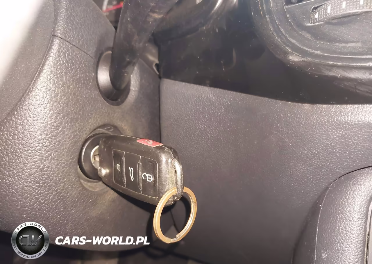 2013 Volkswagen Beetle 2.5L Entry VIN:3VWFP7AT5DM654404 - 11