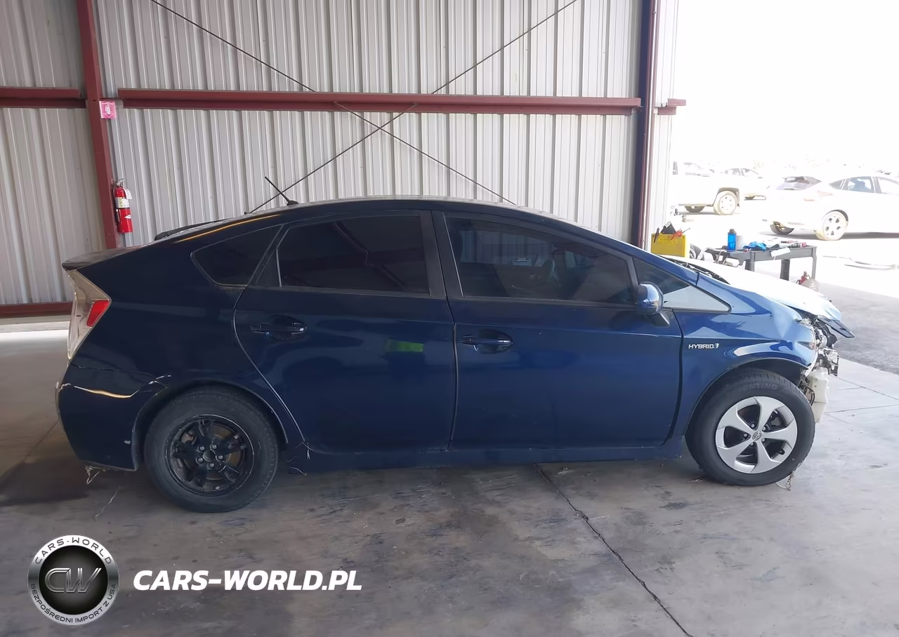 2015 Toyota Prius Two VIN:JTDKN3DU5F1891737 - 14