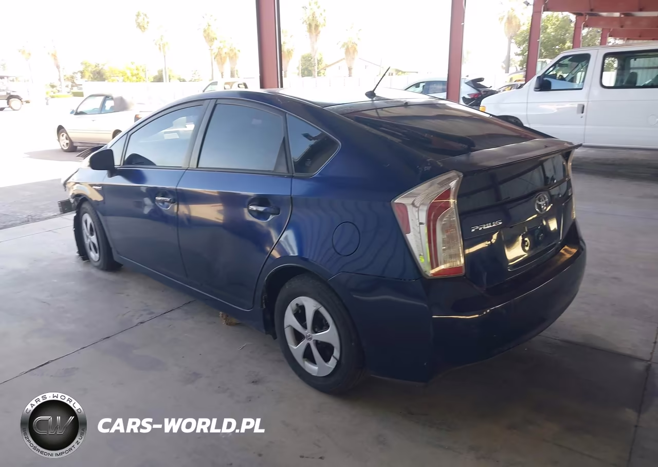 2015 Toyota Prius Two VIN:JTDKN3DU5F1891737 - 3