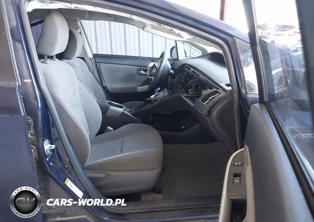 2015 Toyota Prius Two VIN:JTDKN3DU5F1891737 - 5