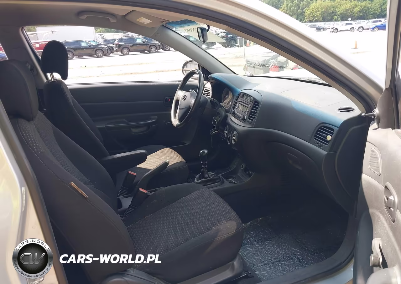 2008 Hyundai Accent Gs VIN:KMHCM36C58U063163 - 5