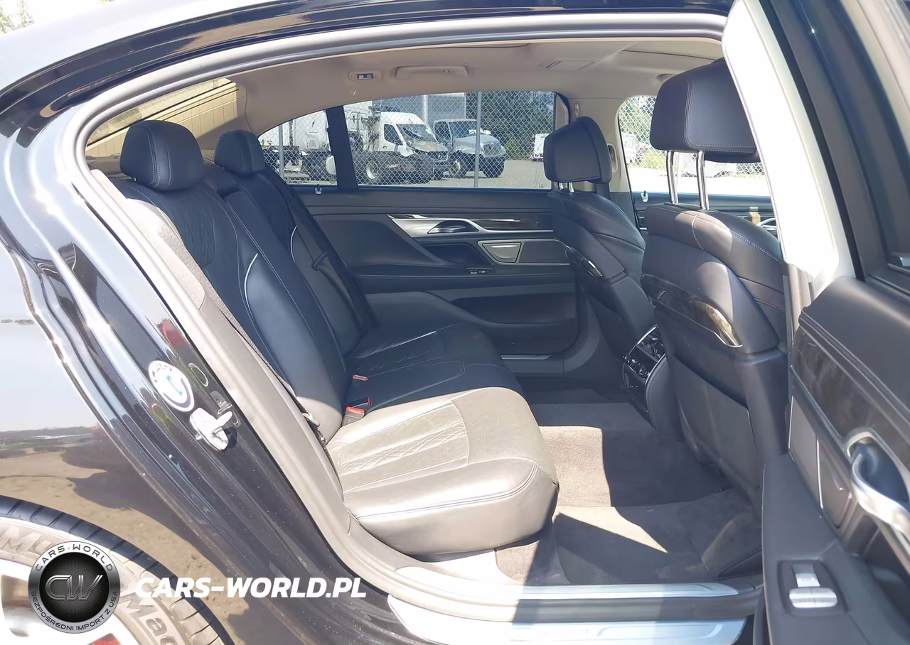 2018 BMW Alpina B7 xDrive VIN:WBA7F2C51JG424633 - 8