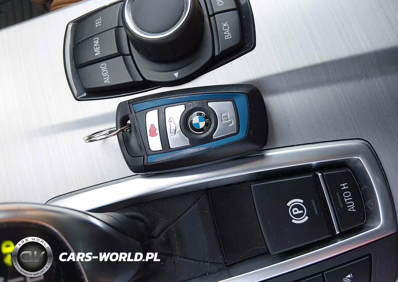 2016 BMW X4 xDrive28I VIN:5UXXW3C52G0R21067 - 11