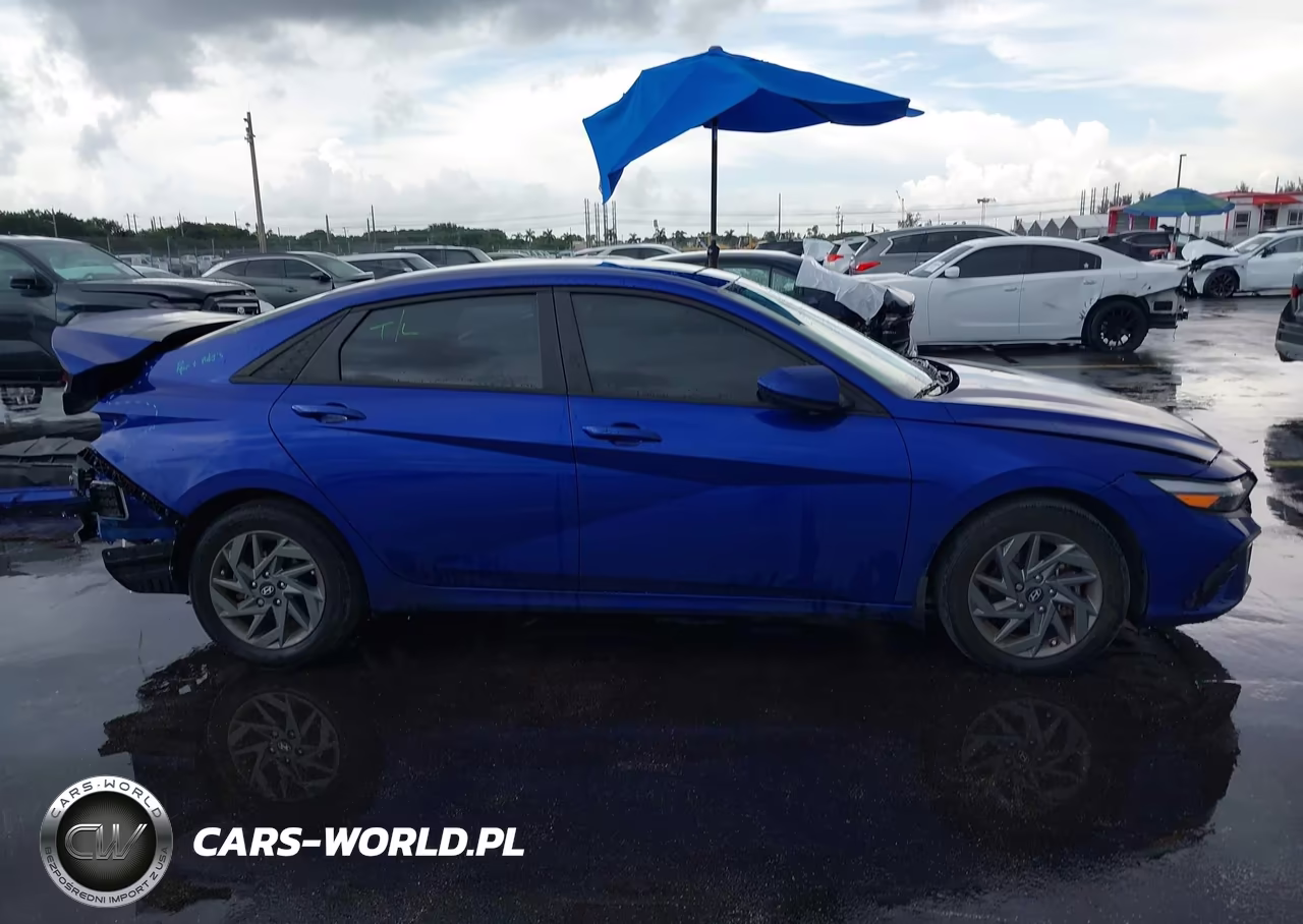 2024 Hyundai Elantra Hybrid Blue VIN:KMHLM4DJ2RU100811 - 14