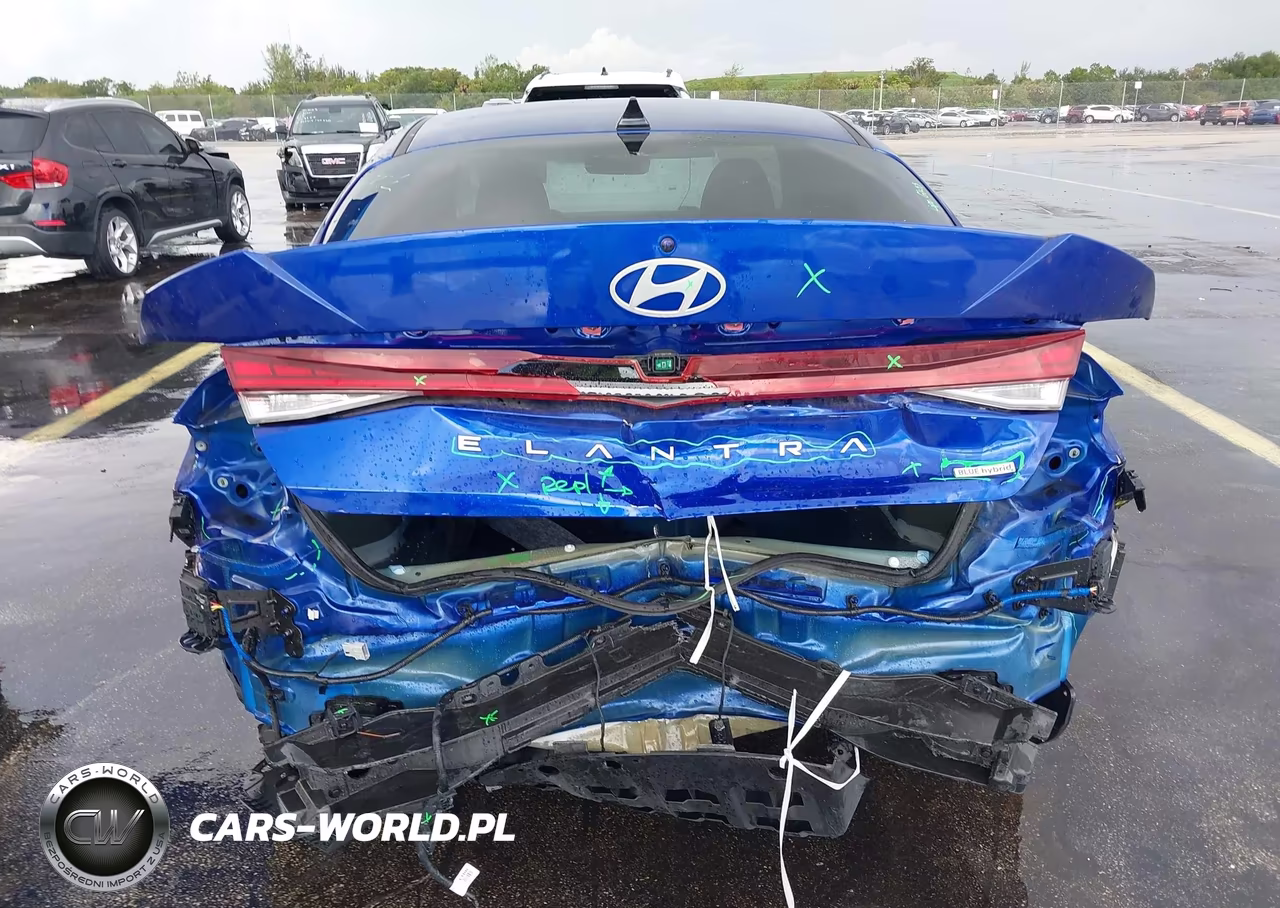 2024 Hyundai Elantra Hybrid Blue VIN:KMHLM4DJ2RU100811 - 17