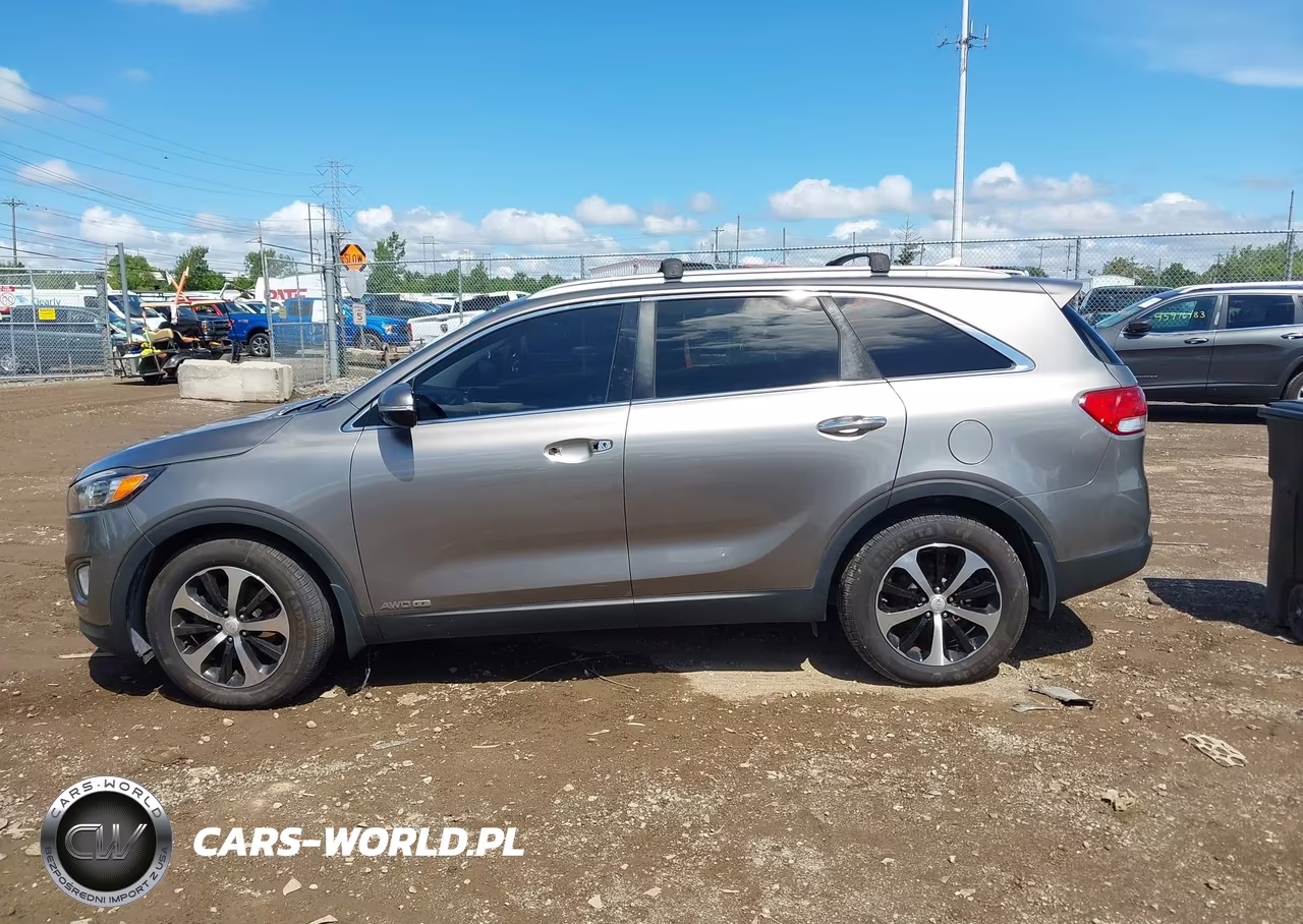 2016 Kia Sorento 3.3L Ex VIN:5XYPHDA56GG114727 - 14