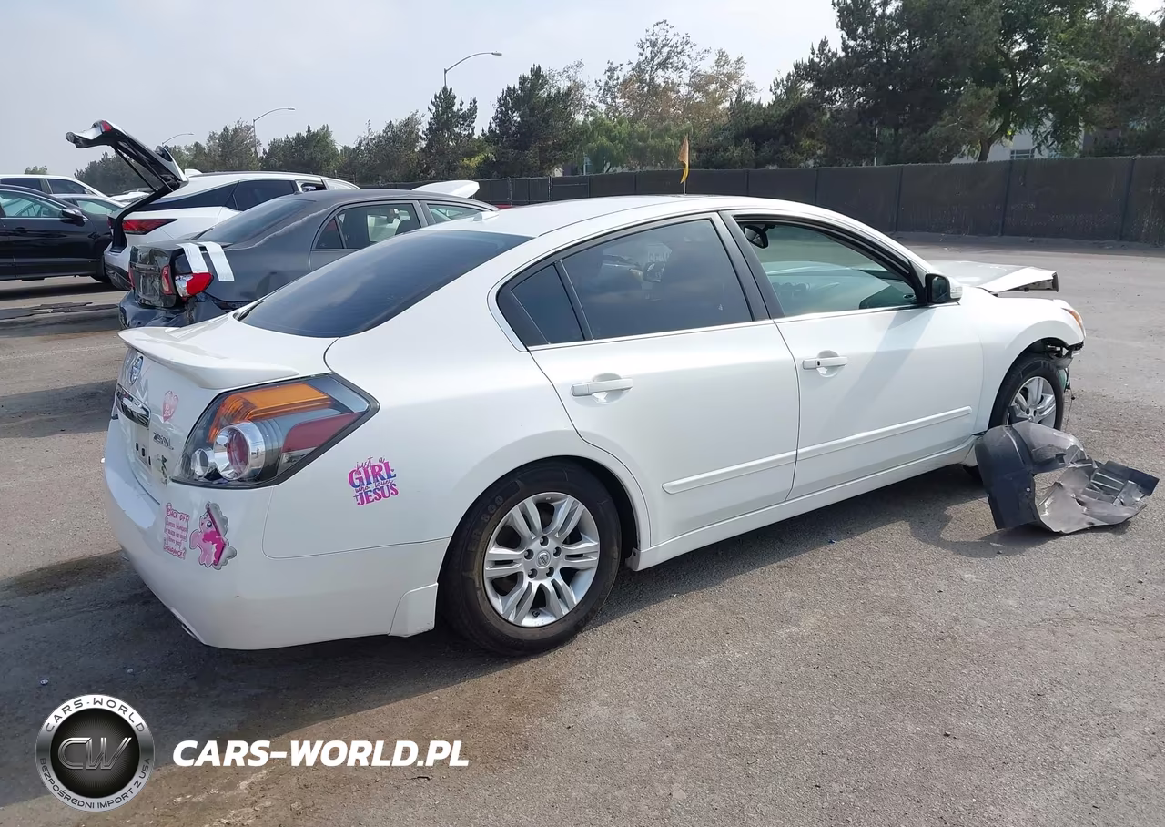 2011 Nissan Altima 2.5 S VIN:1N4AL2AP0BN445420 - 4