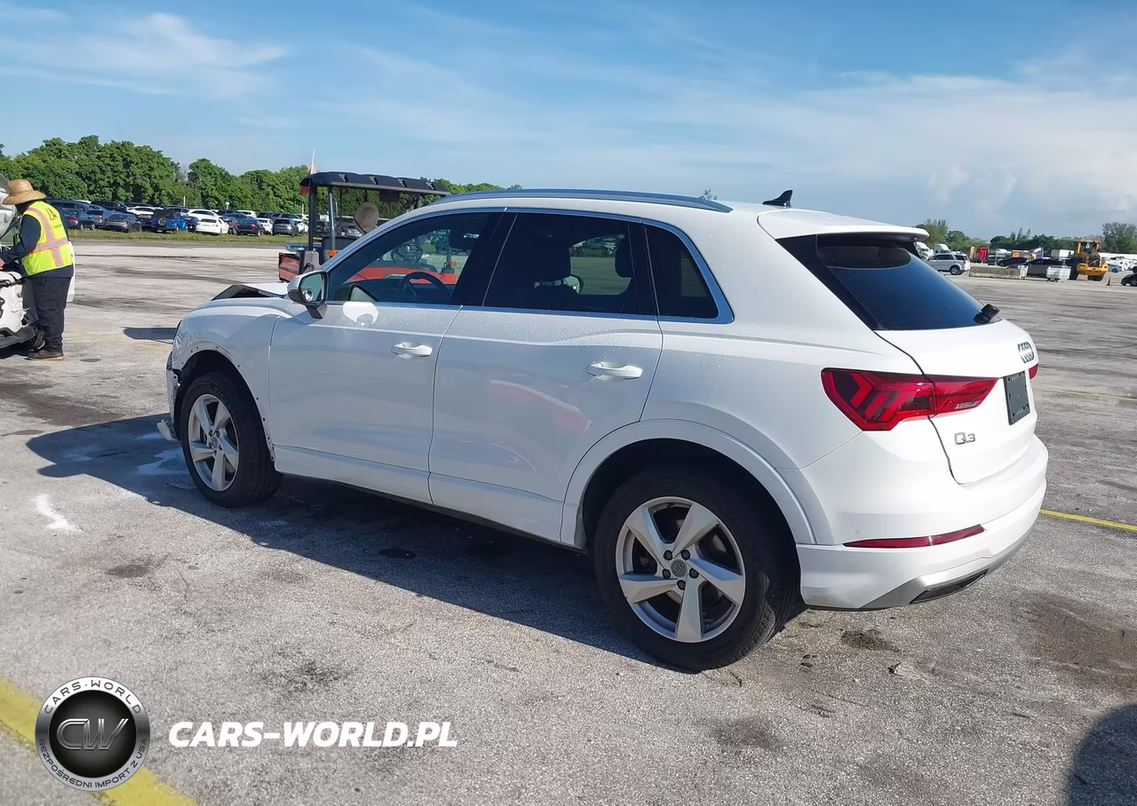 2020 Audi Q3 Premium 45 Tfsi Quattro Tiptronic VIN:WA1AECF38L1027349 - 3