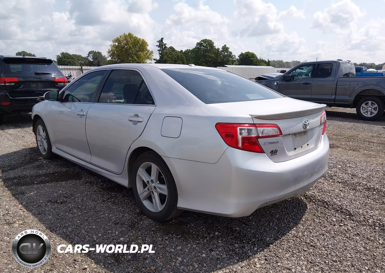 2013 Toyota Camry Se VIN:4T1BF1FK5DU673785 - 3