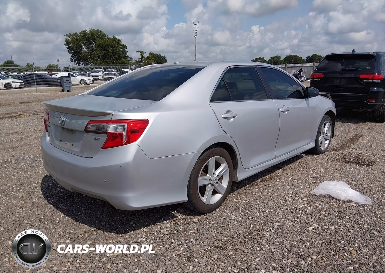 2013 Toyota Camry Se VIN:4T1BF1FK5DU673785 - 4
