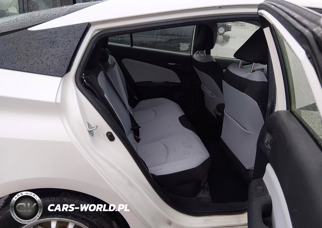 2019 Toyota Prius Le VIN:JTDKARFU7K3093413 - 8