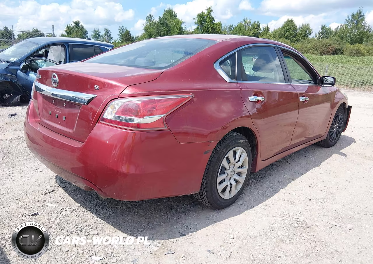 2015 Nissan Altima 2.5 S VIN:1N4AL3AP5FC207344 - 4