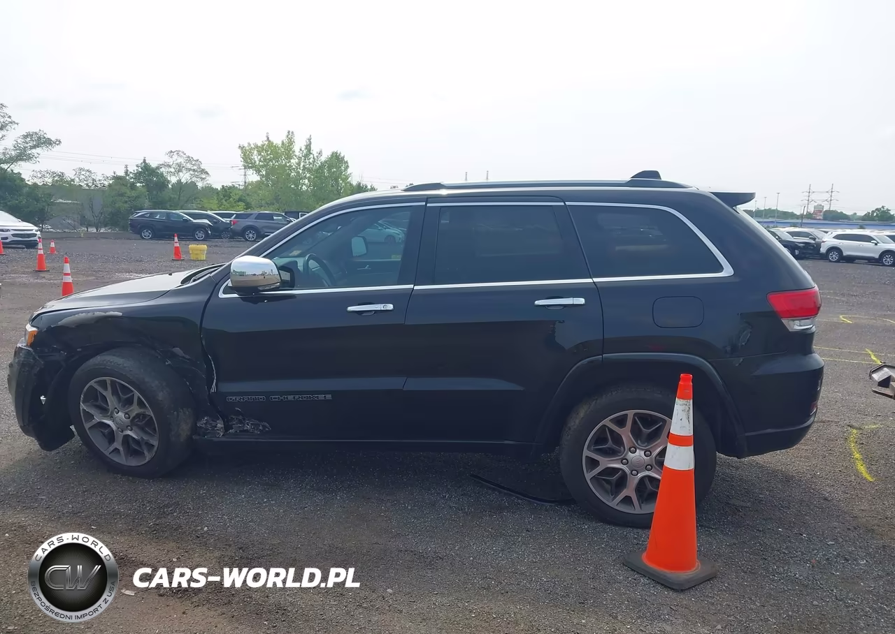 2020 Jeep Grand Cherokee Overland 4X4 VIN:1C4RJFCG2LC328734 - 14