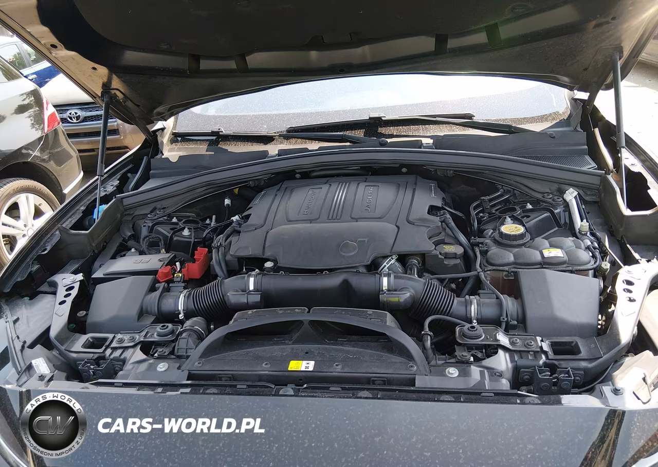 2017 Jaguar F-Pace 35T Premium VIN:SADCJ2BV6HA070093 - 10