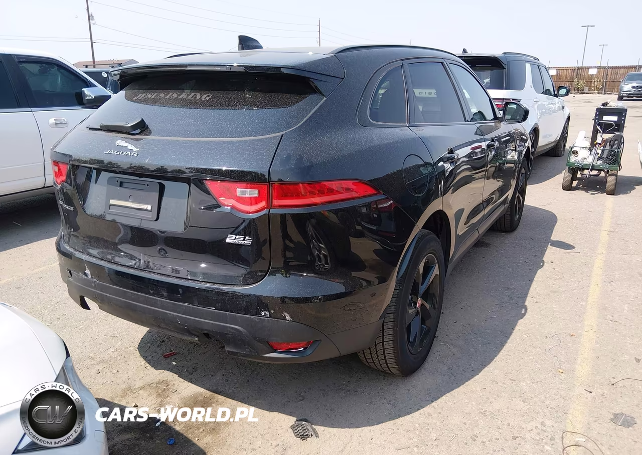 2017 Jaguar F-Pace 35T Premium VIN:SADCJ2BV6HA070093 - 4