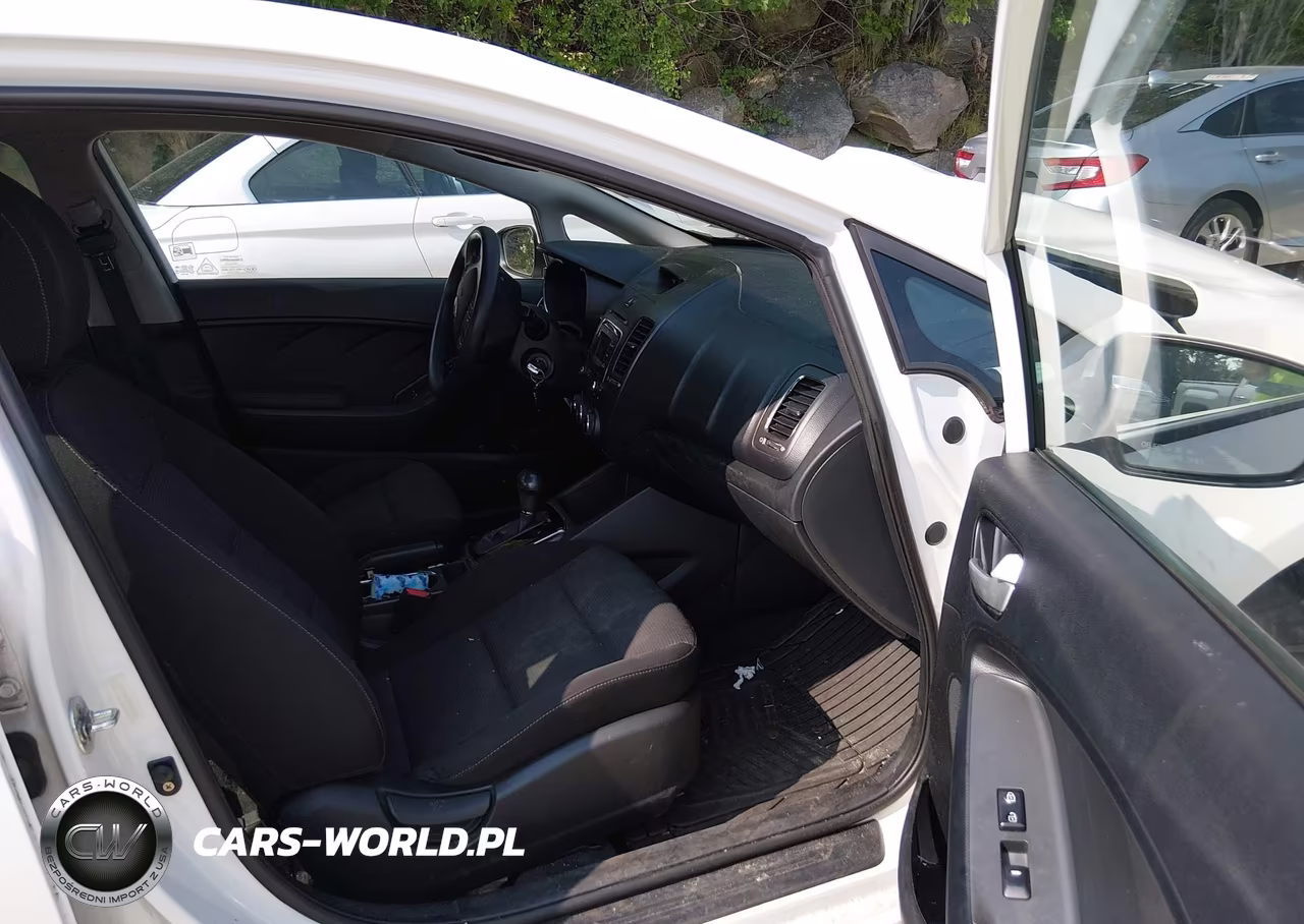 2017 Kia Forte Lx VIN:3KPFK4A70HE100836 - 5