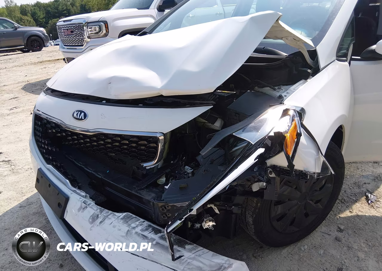2017 Kia Forte Lx VIN:3KPFK4A70HE100836 - 6