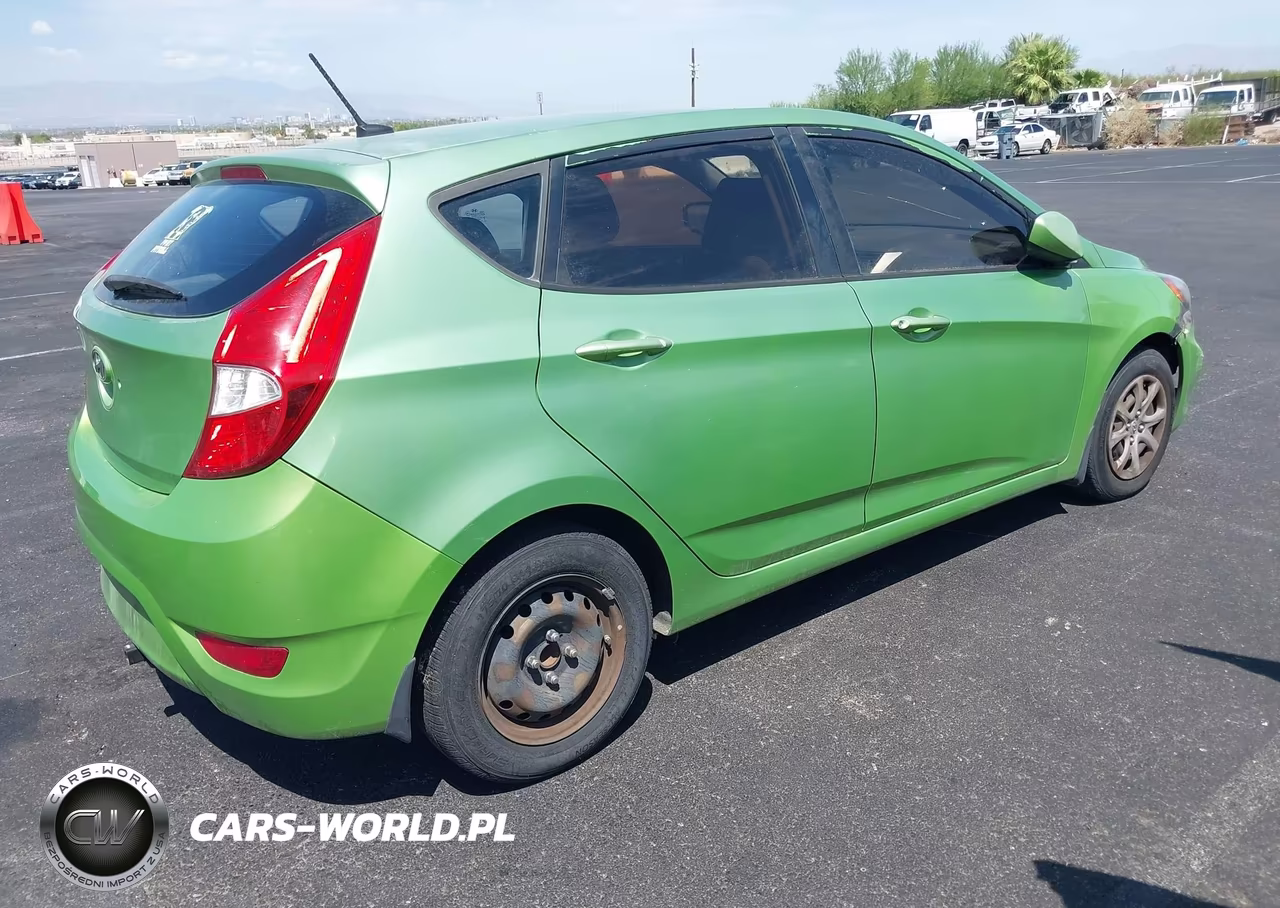 2013 Hyundai Accent Gs VIN:KMHCT5AEXDU103061 - 4