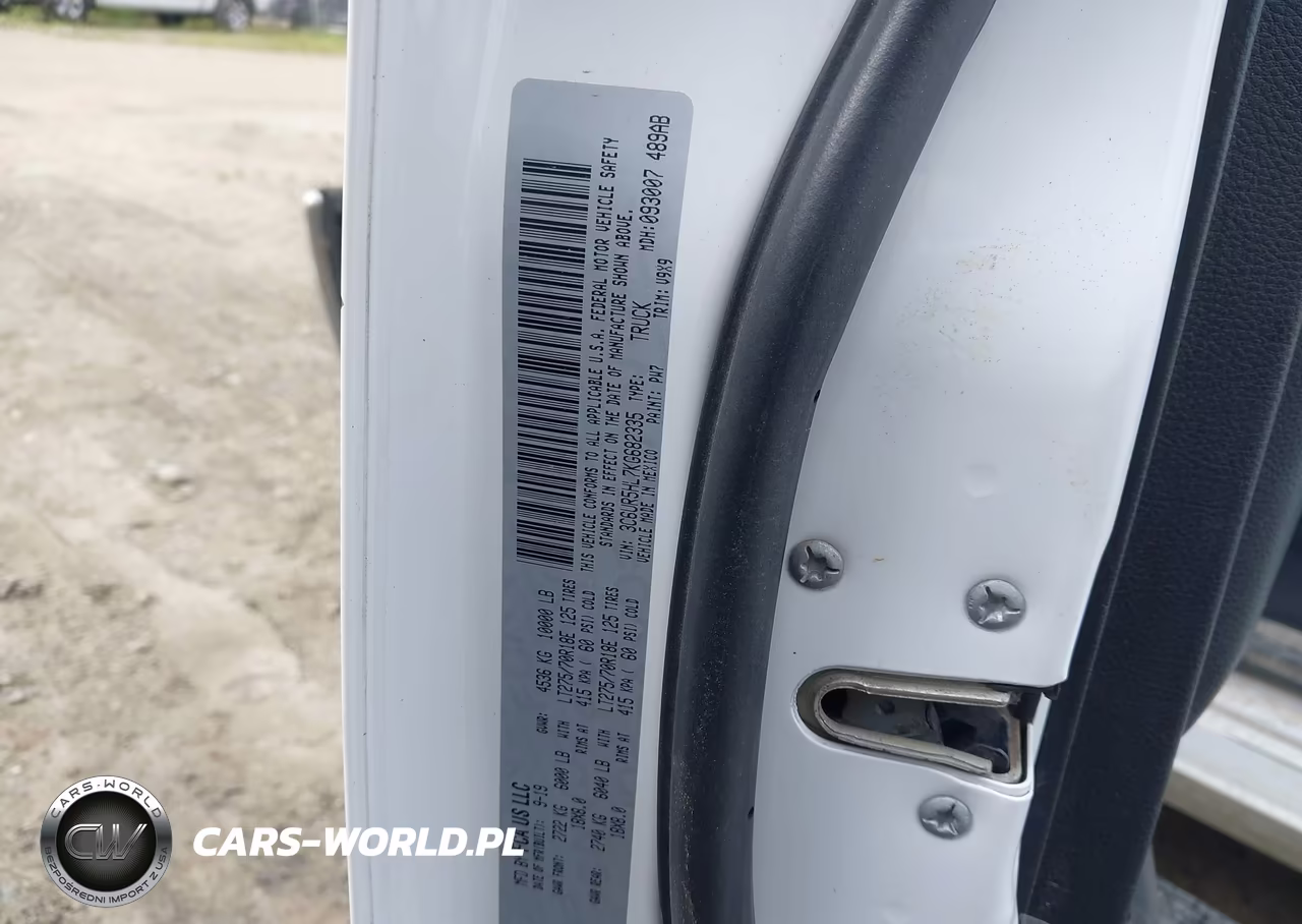 2019 Ram 2500 Tradesman 4X4 8' Box VIN:3C6UR5HL7KG682335 - 9