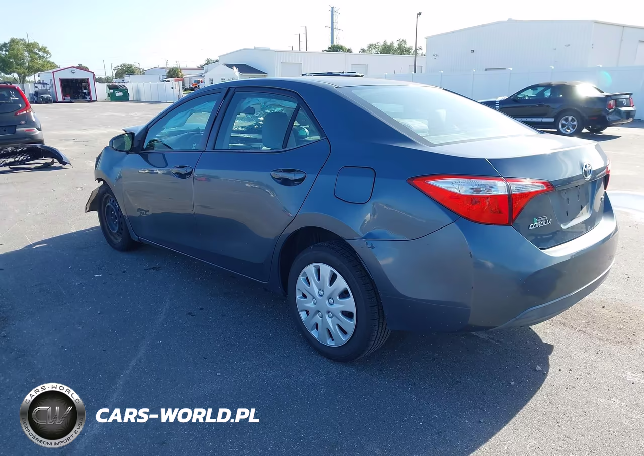 2015 Toyota Corolla Le VIN:2T1BURHE4FC274883 - 3