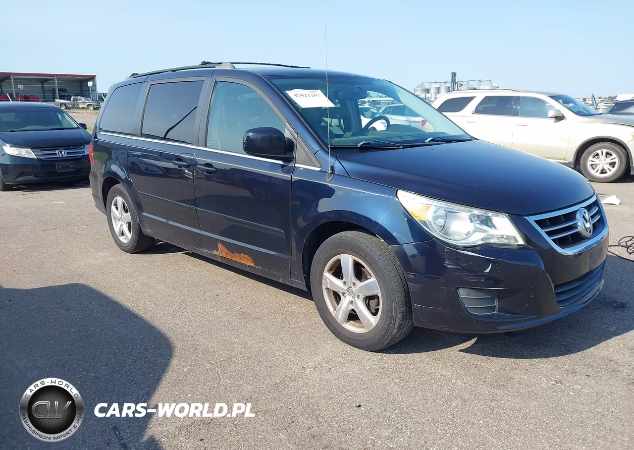 2010 Volkswagen Routan Se